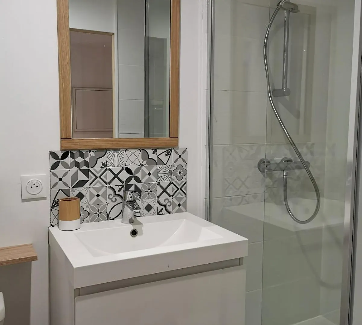 9 Charmant Studio Proche Gare Et Centre Valence  France